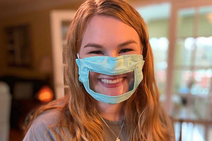 口の動きが見える透明マスク 21歳大学生が聴覚障害者のため開発し無料配布 ねとらぼ