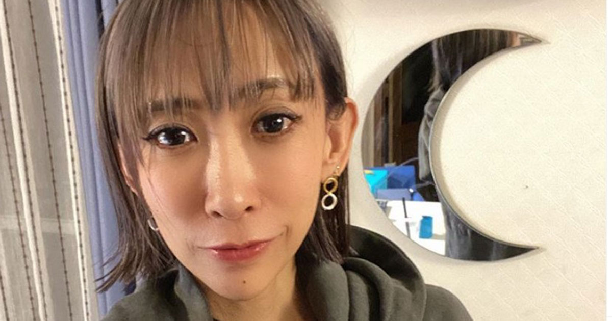 心にグッと響いた 蜷川実花 4年前に逝去した父 蜷川幸雄の命日に 父を想った書籍 の言葉で追悼 ねとらぼ