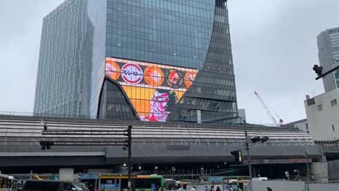 スシロー 創業祭 広告 回転寿司 すしで笑おう 未来 渋谷スクランブル交差点 地下道