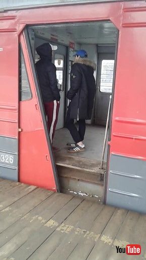 ロシア 鉄道 ドア 故障