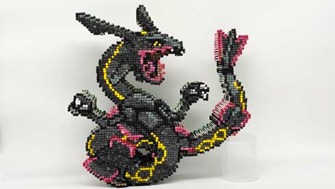 綿棒で作ったポケモン レックウザ がすごい 裏面が色違いになっているドット絵風アートにビックリ ねとらぼ