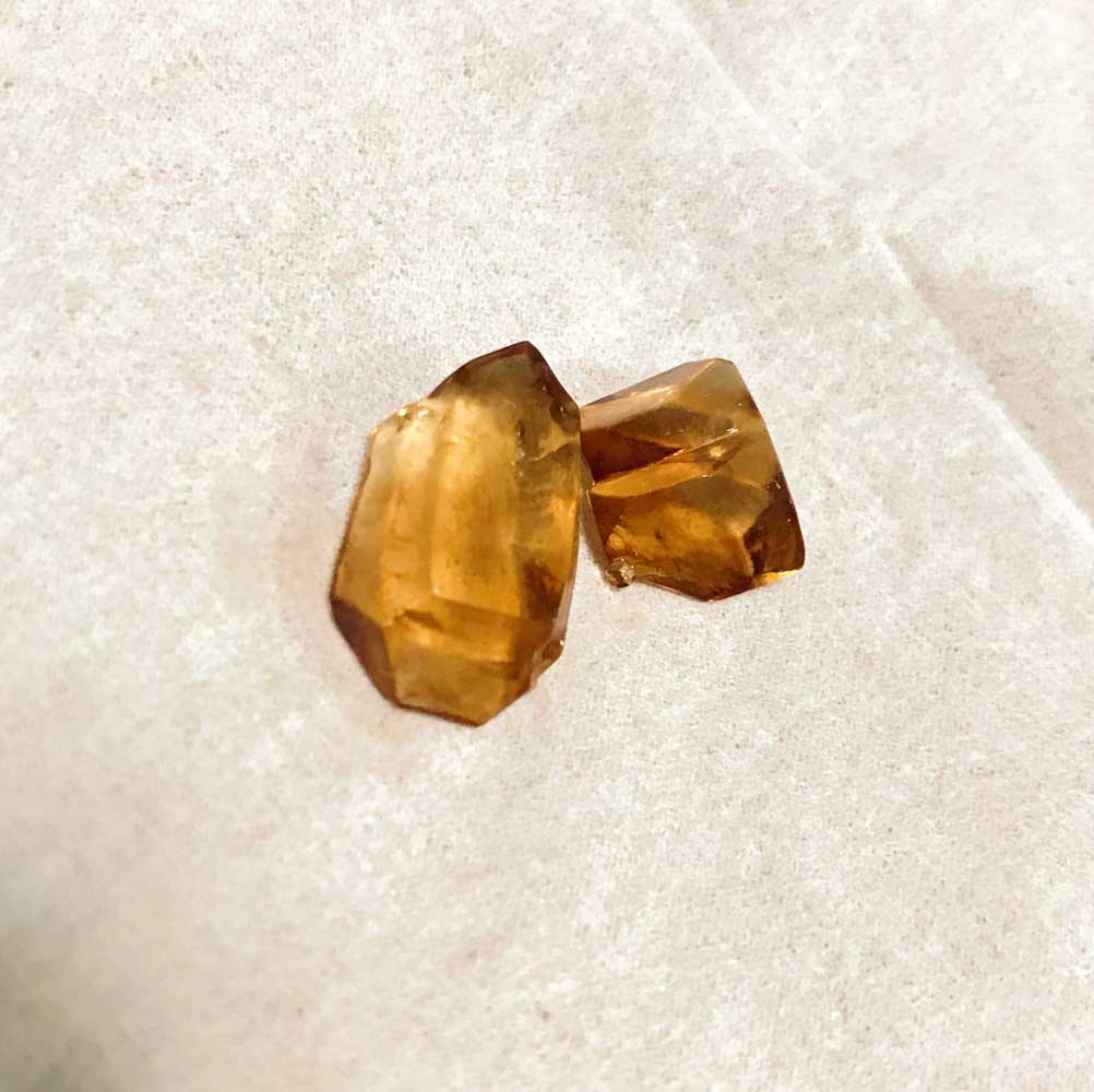 宝石にしか見えない 年モノの醤油から獲れた 琥珀色の結晶 がキレイ おいしそう ねとらぼ