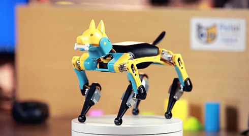 奇妙な動きで話題になった犬型ロボット「スポット」がミニサイズに　手のひらに載るBittleが販売へ