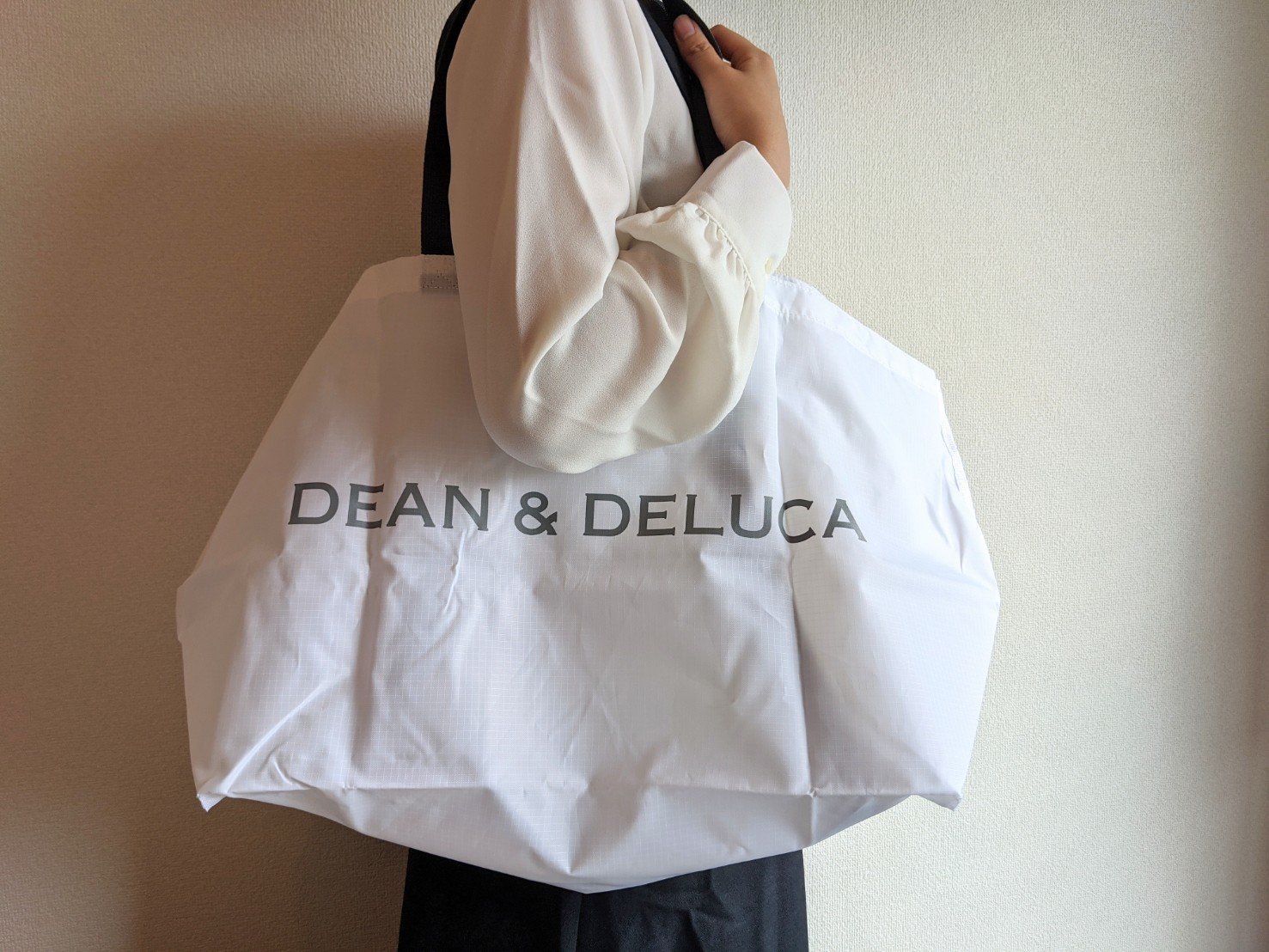 実物レビュー】『ゼクシィ』11月号の付録は「DEAN ＆ DELUCA」大容量エコバッグ！ これが300円で買えるのはすごい - ねとらぼ