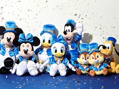 ミッキーたちが正装してお祝い！ ディズニーストア東京ディズニー