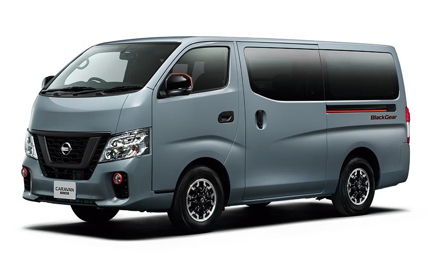 うぉぉ広いぜ 日産キャラバンに個人向け車中泊対応モデル Nv350 プレミアムgx Black Gear 登場 1 2 ページ ねとらぼ