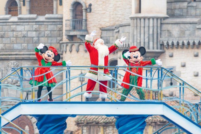 東京ディズニーリゾートがクリスマスシーズンに！ クリスマス仕様