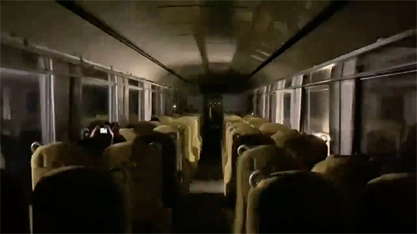 まるでワープしてるみたい 暗闇の世界から 光の世界へ トンネルを走る列車内で撮影された映像が 幻想的 と話題に 1 2 ページ ねとらぼ