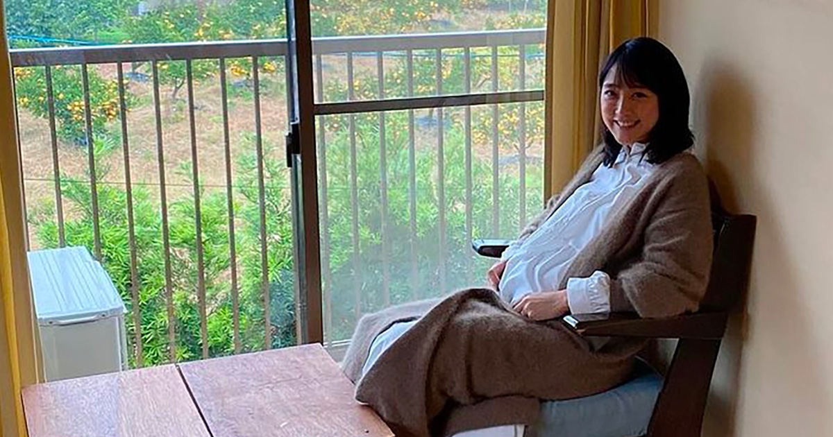 もうお母さんの顔 お腹大きくなりましたね 竹内由恵アナ 妊娠9カ月の ぽっこりお腹 ショットに反響 1 2 ページ ねとらぼ