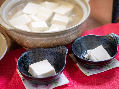 湯豆腐を盛り付けたところ