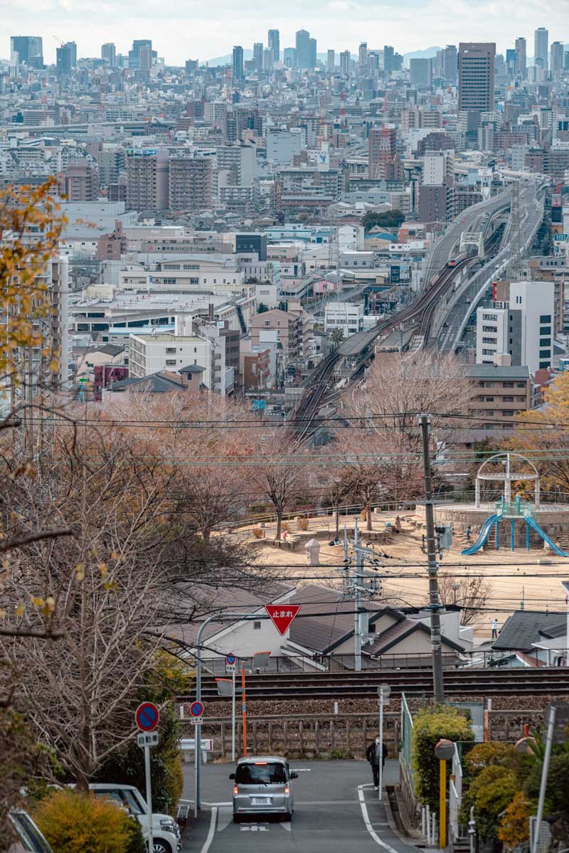 大阪で撮られた 情報量の多い風景 がすごい 手前から奥に向かって大きく変化する合成のような写真が話題に 1 2 ページ ねとらぼ