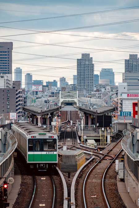 大阪で撮られた 情報量の多い風景 がすごい 手前から奥に向かって大きく変化する合成のような写真が話題に 1 2 ページ ねとらぼ