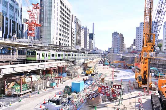 渋谷駅前が 重機大博覧会 状態でアツい 複数のクレーンが並ぶ建設現場の写真がかっこいい ねとらぼ