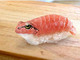 さんまの“包丁”に“かえる”のマグロ寿司　リアルな生き物と日用品を合体させた“ヘンな作品”が話題呼ぶ