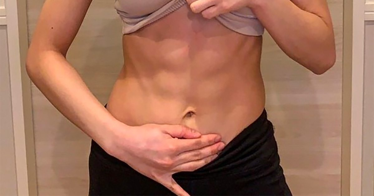 うわさのエイトパック 劇団4ドル50セント 長谷川晴奈 148センチの美女が繰り出す バキバキ腹筋 に反響 1 2 ページ ねとらぼ