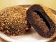 ゴディバがなぜか「カレーパン」を作る　2月2日からローソンで販売、隠し味とパン生地にチョコを使用