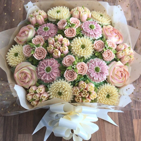 本物の花のようなカップケーキ