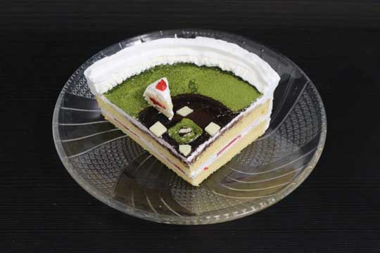 野球盤みたいな ショートがショートケーキのケーキ が話題に 発想が面白いｗ 小さいショートケーキがかわいい 1 2 ページ ねとらぼ