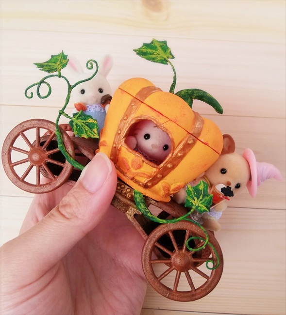 セリアの小物入れに魔法をかけたら かわいいカボチャの馬車が誕生 100均素材のカスタムに センスいい と驚きの声 ねとらぼ