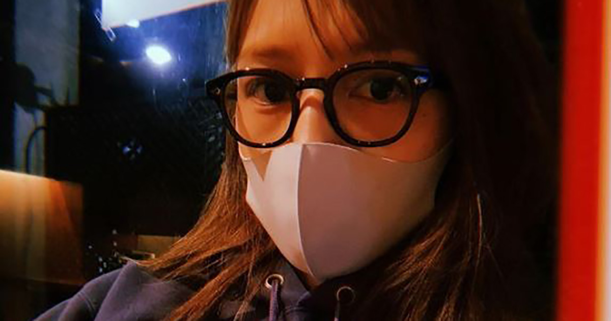 川口春奈 怖い 不機嫌だと言われます 真顔 でマスク 黒縁眼鏡の姿にファンからフォロー相次ぐ 1 2 ページ ねとらぼ