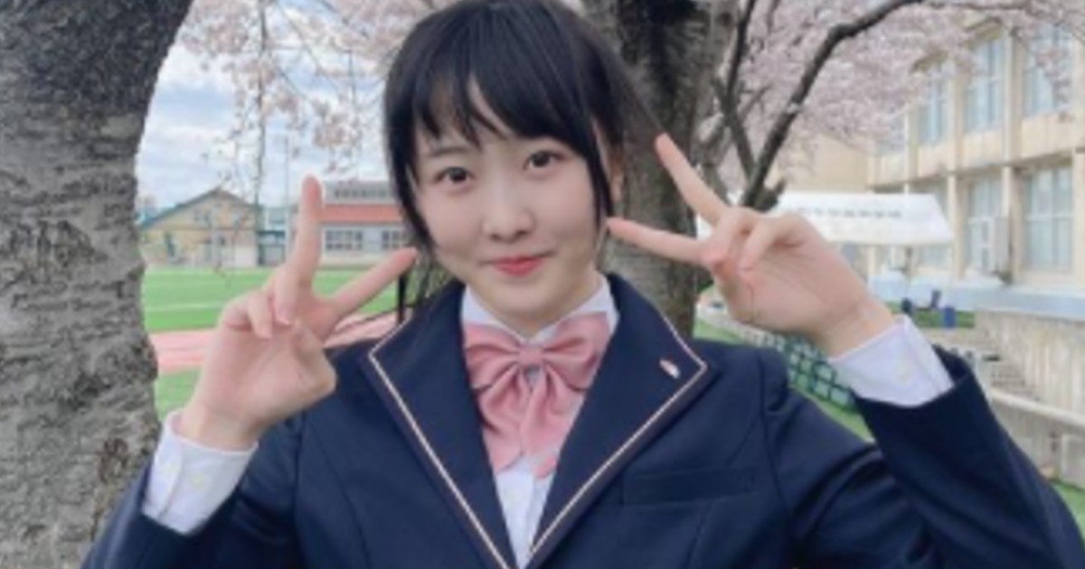 本田望結 高校の制服姿をインスタで初公開 桜の下でピース 高校生 楽しい 1 2 ページ ねとらぼ