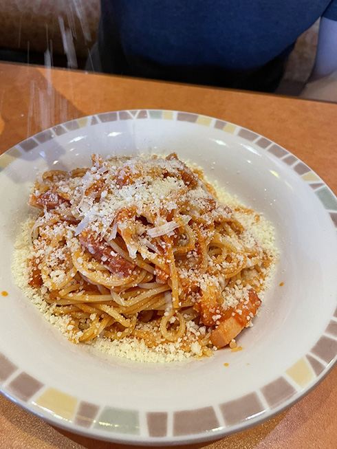 手ごろに本格イタリアンを味わえる！　イタリア人直伝「サイゼリヤの美味しい食べ方」がこだわり満載で試してみたくなる