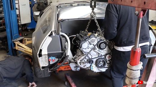 デロリアン エンジン 移植 カスタム V6ツインターボ