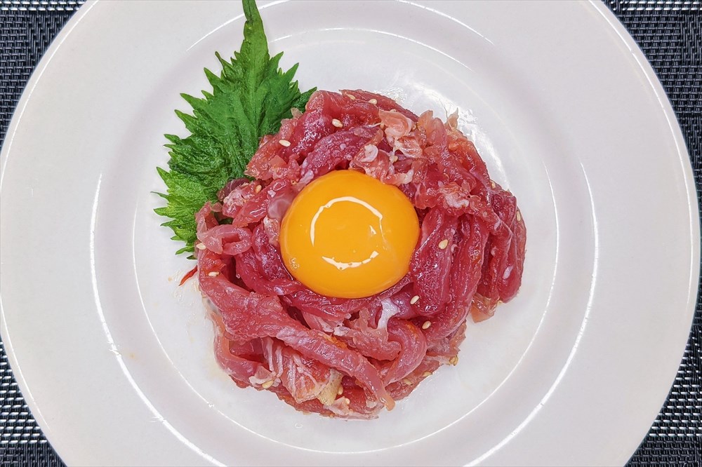 おうちで簡単 牛生ハムユッケ40g×5袋 (お手軽牛ユッケ)美味しい牛生はむ ユッケ丼、ユッケビビンバ、ユッケサラダ等に(牛もも肉スライス)