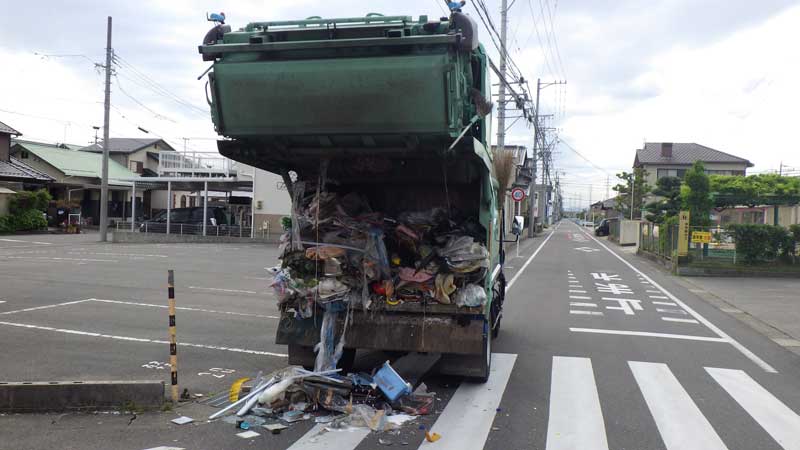 ゴミ収集車の火災が発生 リチウムイオン電池 や スプレー缶 を一般ゴミと一緒に捨てないよう一宮市消防本部が注意喚起 ねとらぼ