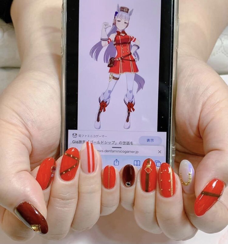 爪をよく見てワオ シンプルな中に ウマ娘 ゴールドシップのモチーフを詰め込んだネイルアートに めっちゃかわいい の声 1 2 ページ ねとらぼ