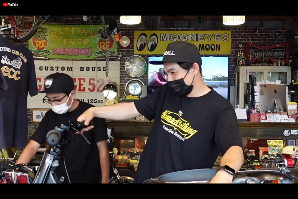 中尾明慶 スーパーカブのカスタムで ガチトラブル こだわりのタイヤがハマらず 俺がワガママを言うが為に 1 2 ページ ねとらぼ