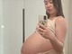 三つ子妊娠中の韓国タレント、“今にもはち切れそう”なマタフォトへ反響　体重104キロで「起き上がるのすら大変」