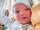 シャーロット・ケイト・フォックス、第2子出産を新生児のエンジェルスマイルで報告　7時間の陣痛後、約3700gで誕生