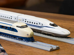 京商から、走る・飾るダイカスト鉄道模型「リビングトレイン