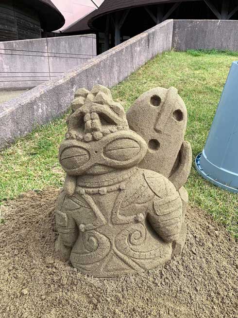 「夫の作った砂像がかわいい」　砂像彫刻家が作ったサンドアートが「和む」「推せる」と人気