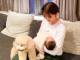 篠田麻里子、前田敦子とともに板野友美の出産祝い　赤ちゃん抱っこし「こんな小さかったっけ〜ってもう懐かしい」