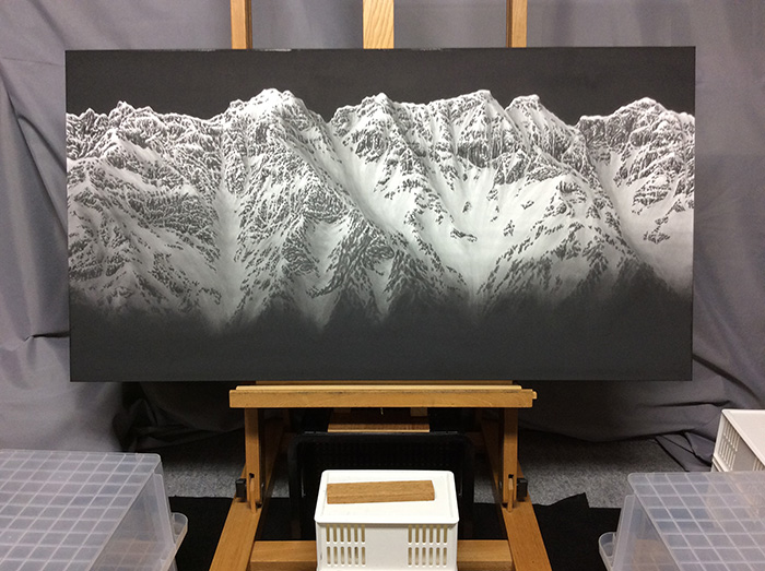 塗り残し で雪山を表現した水墨画が圧巻 白と黒の濃淡で描く雪山が立体的で思わず見入る 1 2 ページ ねとらぼ
