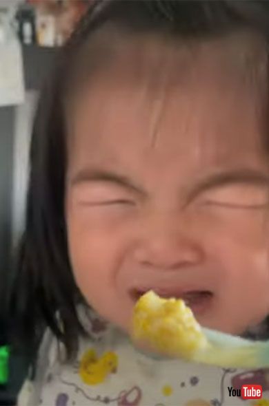 Little Girl Stops Crying Instantly When Parent Feeds her Favorite Food - 1262349
