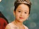 藤田ニコル、24歳バースデーに幼少期の“お姫様ショット”公開　「天使さん」「もうこの時から美人さん」
