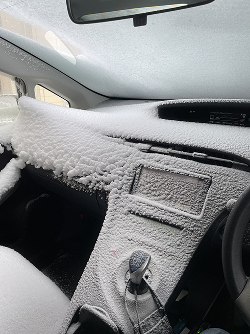 車の窓を開けていたせいで「会社行きたくない」　雪の日に起きた悲劇が衝撃的