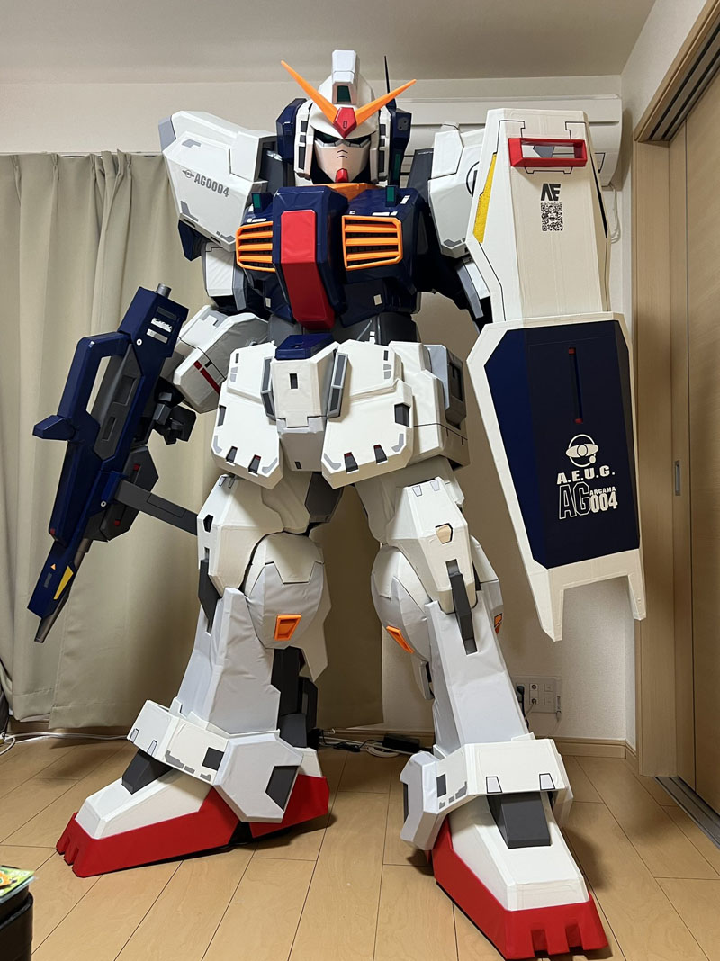 ガンダムmk Iiを人間大のコスプレ衣装で再現 「でかめのガンプラかと思った」と驚きの声（1 2 ページ） ねとらぼ