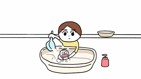 子どもの沐浴をミニアニメでダイナミックに表現　躍動感がすごくてクセになる