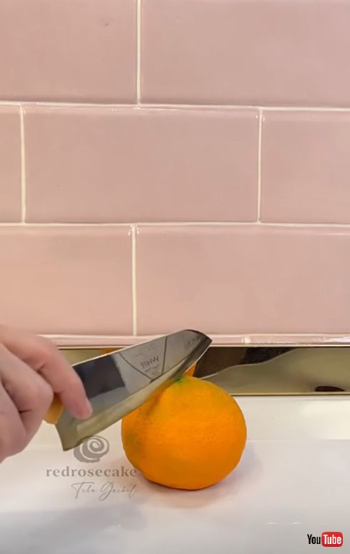 オレンジを切るのかと思ったら壁が……！　なんでもケーキ化する職人がすごい