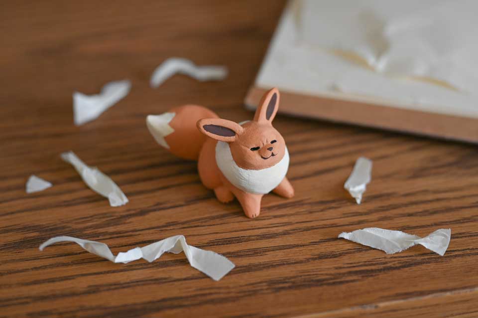 まるでイタズラをごまかすワンコ やらかした イーブイ の粘土作品が笑っちゃうくらいかわいい 1 2 ページ ねとらぼ