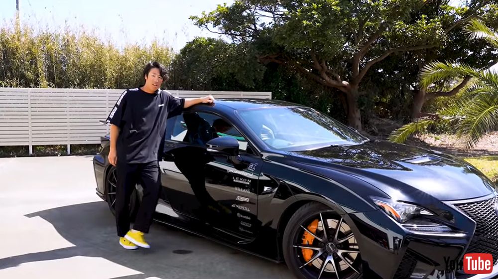 ド迫力の黒光り ジャイアンツ重信の真っ黒すぎる愛車 レクサス Rc F がすごいぞぉぉ 1 2 ページ ねとらぼ