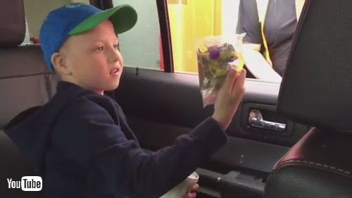 uFamily Gifts Drive Thru Employees With Flower Pots - 1339601v