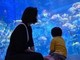 前田敦子、3歳息子と水族館で絵になる2ショット　「大きくなりましたね」「あっちゃんと同じで足長い！」と反響