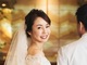 幸せそうな笑顔だ！　宮崎宣子、“10歳下”夫と結婚式での2ショット公開　披露宴は中山秀征と腕組み入場