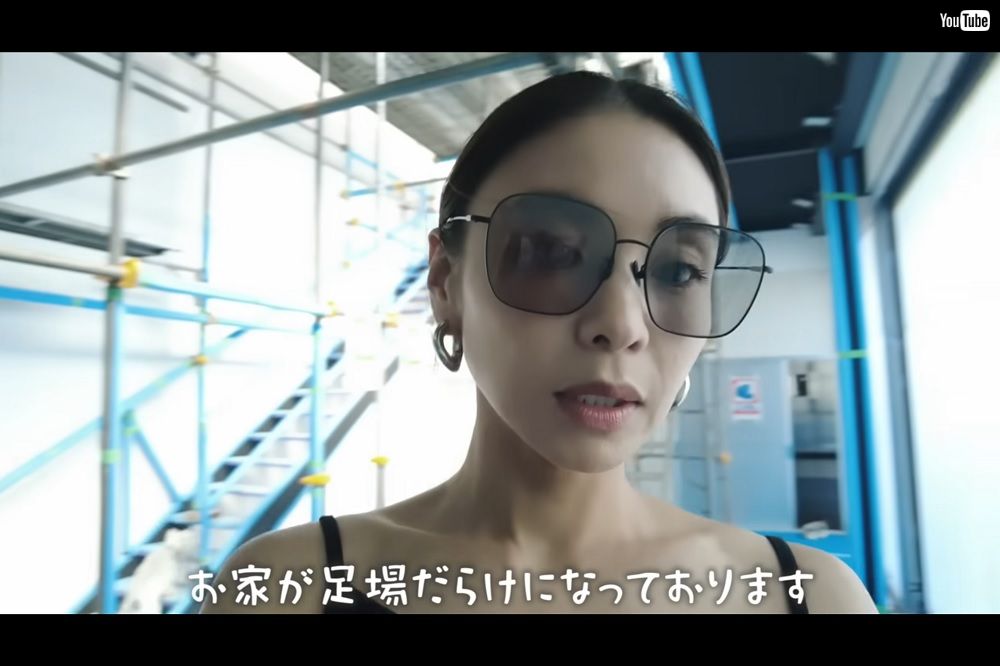 滝沢眞規子 工事中の 豪邸 ツアーで 終わるのかと 大変そう 大がかりな足場だらけの屋内に驚きの声も さすが滝沢家 1 2 ページ ねとらぼ