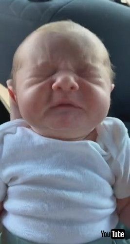uNewborn Baby Has Sneezing Fit || ViralHogv
